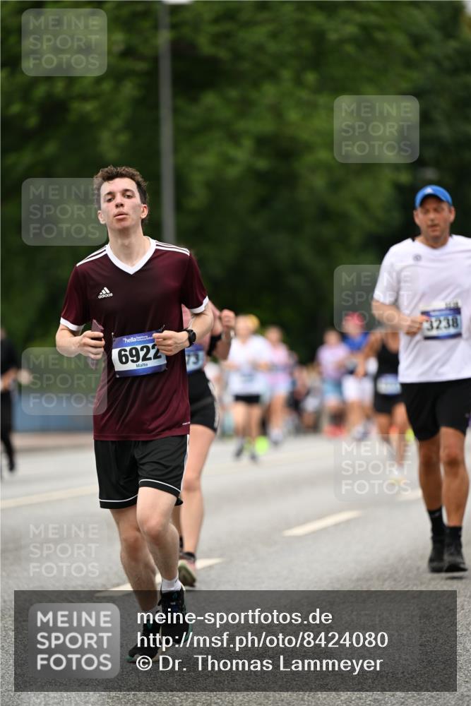 29.06.2025 - hella hamburg halbmarathon Dr. Thomas Lammeyer http://msf.ph/oto/8424080 29.06.2025 10:49:16 Kennedybrücke 1024, 1273, 1685, 1713, 3238, 3506, 4215, 5730, 5731, 6002, 6841, 6922, 7216, 7541, 7610, 7818, 8605, 8745, 9084, 9085, 10223, 10303, 10304 meine-sportfotos.de