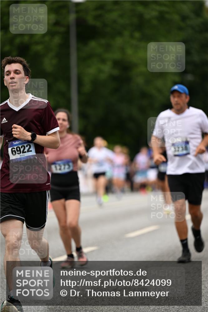 29.06.2025 - hella hamburg halbmarathon Dr. Thomas Lammeyer http://msf.ph/oto/8424099 29.06.2025 10:49:16 Kennedybrücke 1024, 1273, 1685, 1713, 3238, 3506, 4215, 5730, 5731, 6002, 6841, 6922, 7216, 7541, 7610, 7818, 8605, 8745, 9084, 9085, 10223, 10303, 10304 meine-sportfotos.de