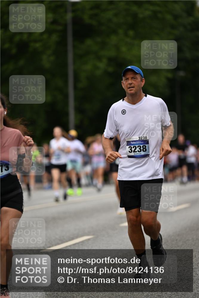 29.06.2025 - hella hamburg halbmarathon Dr. Thomas Lammeyer http://msf.ph/oto/8424136 29.06.2025 10:49:18 Kennedybrücke 1024, 1273, 1685, 1713, 3238, 3506, 6002, 6841, 6922, 7216, 7541, 7610, 7818, 8605, 8745, 8907, 9084, 9085, 10223, 10303, 10304 meine-sportfotos.de
