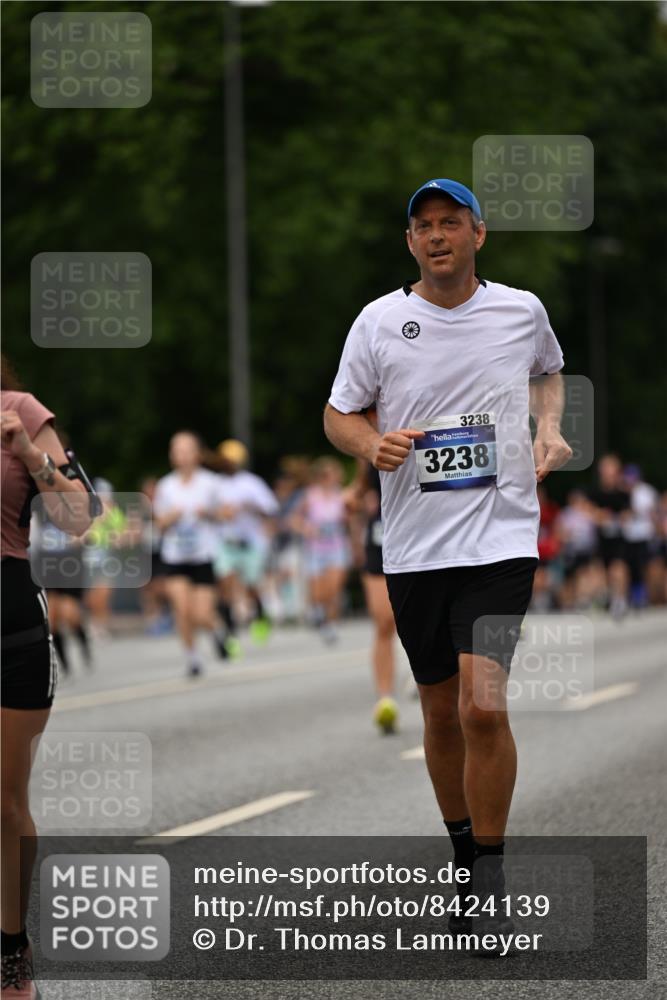 29.06.2025 - hella hamburg halbmarathon Dr. Thomas Lammeyer http://msf.ph/oto/8424139 29.06.2025 10:49:18 Kennedybrücke 1024, 1273, 1685, 1713, 3238, 3506, 6002, 6841, 6922, 7216, 7541, 7610, 7818, 8605, 8745, 8907, 9084, 9085, 10223, 10303, 10304 meine-sportfotos.de