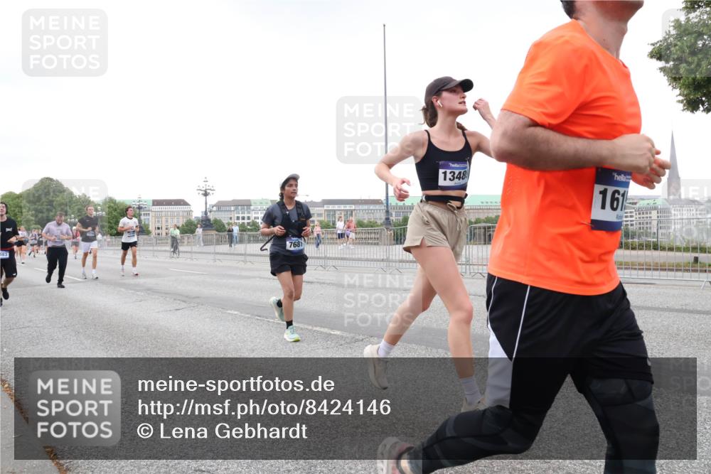 29.06.2025 - hella hamburg halbmarathon Lena Gebhardt http://msf.ph/oto/8424146 29.06.2025 10:53:16 Lombardsbrücke 183, 7681, 1348, 161, 1340, 1709, 1900, 1906, 1984, 2065, 2146, 2291, 2409, 2701, 2988, 3226, 3787, 4195, 4595, 4626, 4729, 5428, 5562, 5815, 6041, 6044, 6135, 6521, 7068, 7483, 7611, 7681, 7737, 7876, 8189, 8212, 8414, 8515, 8906, 9456, 9545, 9685, 9764, 9785, 10043, 10055, 10175, 10417, 10490, 10568, 10661, 10981, 11520, 11524, 11919, 12127, 12128, 12193, 12219, 12700, 13489, 13916, 13917, 14009, 14038, 14765, 14807, 14977, 14979, 16137 meine-sportfotos.de