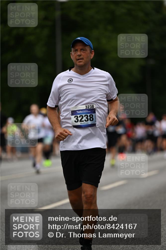 29.06.2025 - hella hamburg halbmarathon Dr. Thomas Lammeyer http://msf.ph/oto/8424167 29.06.2025 10:49:19 Kennedybrücke 1024, 1273, 1685, 1713, 1798, 3238, 3506, 6002, 6841, 6922, 7216, 7541, 7610, 7818, 8605, 8745, 8907, 9084, 9085, 10223, 10303, 10304 meine-sportfotos.de