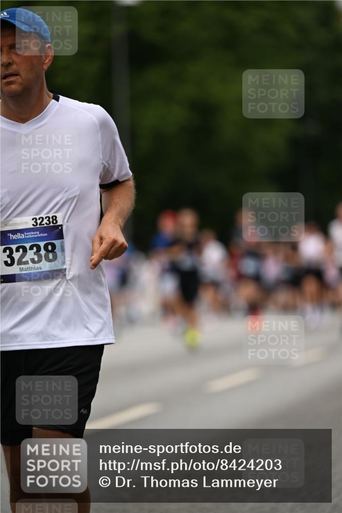 29.06.2025 - hella hamburg halbmarathon Dr. Thomas Lammeyer http://msf.ph/oto/8424203 29.06.2025 10:49:20 Kennedybrücke 1024, 1273, 1685, 1713, 1798, 3238, 3506, 4388, 6002, 6841, 6888, 6922, 7216, 7541, 7610, 8605, 8745, 8907, 9084, 9085, 10223, 10303, 10304 meine-sportfotos.de
