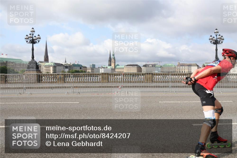 29.06.2025 - hella hamburg halbmarathon Lena Gebhardt http://msf.ph/oto/8424207 29.06.2025 08:58:14 Lombardsbrücke  meine-sportfotos.de