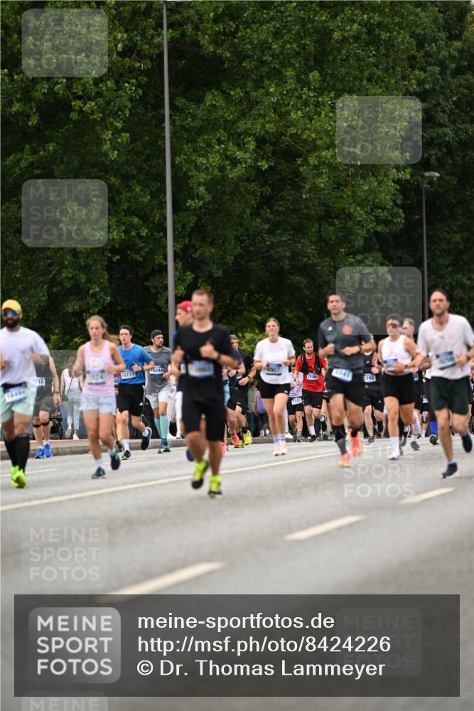 29.06.2025 - hella hamburg halbmarathon Dr. Thomas Lammeyer http://msf.ph/oto/8424226 29.06.2025 10:49:21 Kennedybrücke 1024, 1273, 1685, 1713, 1798, 3238, 3506, 4388, 6002, 6841, 6888, 6922, 7216, 7541, 8605, 8745, 8907, 9084, 9085, 10223, 10303, 10304 meine-sportfotos.de