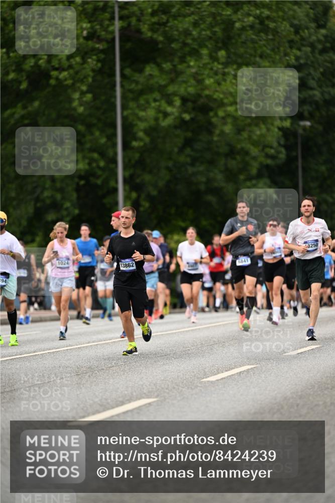 29.06.2025 - hella hamburg halbmarathon Dr. Thomas Lammeyer http://msf.ph/oto/8424239 29.06.2025 10:49:22 Kennedybrücke 1024, 1273, 1685, 1713, 1798, 3238, 3506, 4388, 6002, 6841, 6888, 6922, 7216, 7541, 8605, 8745, 8907, 9084, 9085, 10223, 10668 meine-sportfotos.de