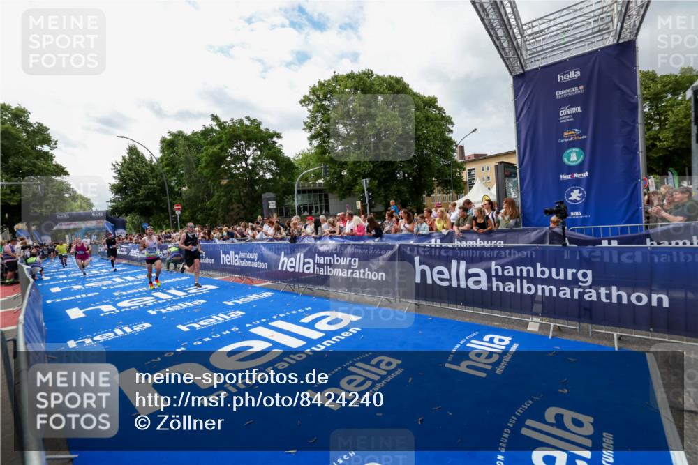 29.06.2025 - hella hamburg halbmarathon Zöllner http://msf.ph/oto/8424240 29.06.2025 10:33:41 Ziel 1053, 1396, 2836, 8312, 12595, 14975, 16755, 17191, 18854 meine-sportfotos.de