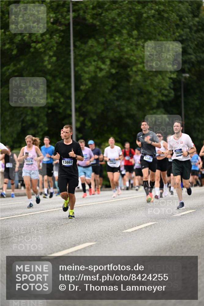 29.06.2025 - hella hamburg halbmarathon Dr. Thomas Lammeyer http://msf.ph/oto/8424255 29.06.2025 10:49:22 Kennedybrücke 1024, 1273, 1685, 1713, 1798, 3238, 3506, 4388, 6002, 6841, 6888, 6922, 7216, 7541, 8605, 8745, 8907, 9084, 9085, 10223, 10668 meine-sportfotos.de