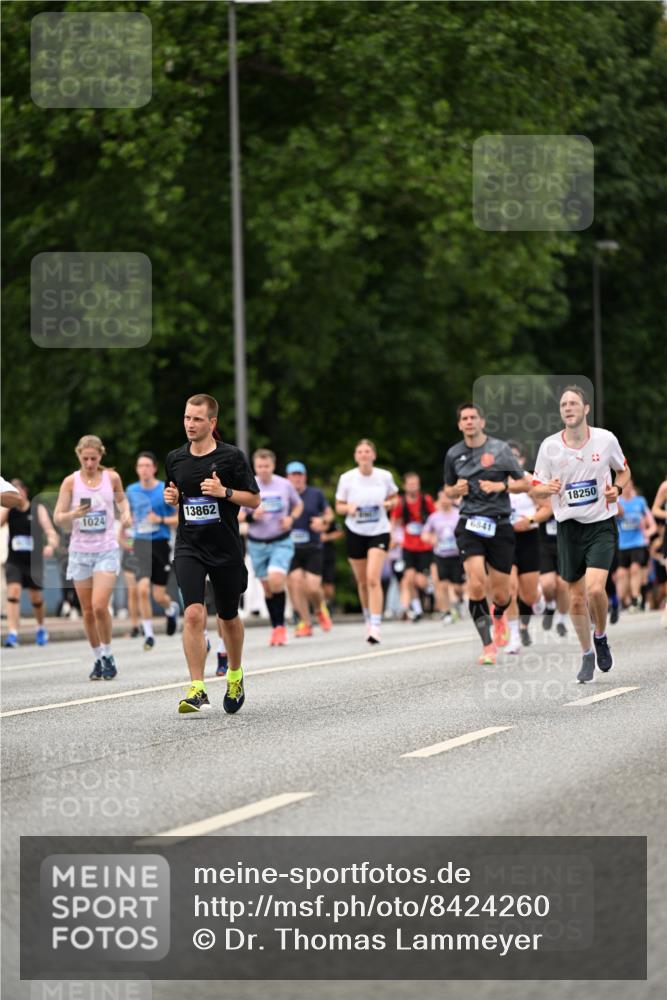 29.06.2025 - hella hamburg halbmarathon Dr. Thomas Lammeyer http://msf.ph/oto/8424260 29.06.2025 10:49:22 Kennedybrücke 1024, 1273, 1685, 1713, 1798, 3238, 3506, 4388, 6002, 6841, 6888, 6922, 7216, 7541, 8605, 8745, 8907, 9084, 9085, 10223, 10668 meine-sportfotos.de