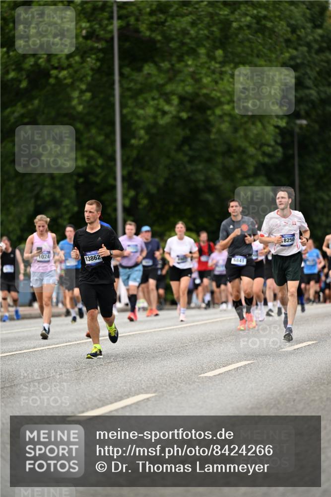 29.06.2025 - hella hamburg halbmarathon Dr. Thomas Lammeyer http://msf.ph/oto/8424266 29.06.2025 10:49:22 Kennedybrücke 1024, 1273, 1685, 1713, 1798, 3238, 3506, 4388, 6002, 6841, 6888, 6922, 7216, 7541, 8605, 8745, 8907, 9084, 9085, 10223, 10668 meine-sportfotos.de