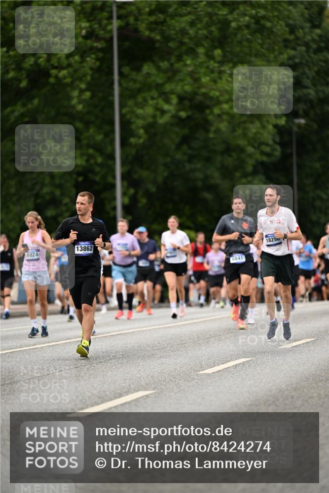 29.06.2025 - hella hamburg halbmarathon Dr. Thomas Lammeyer http://msf.ph/oto/8424274 29.06.2025 10:49:22 Kennedybrücke 1024, 1273, 1685, 1713, 1798, 3238, 3506, 4388, 6002, 6841, 6888, 6922, 7216, 7541, 8605, 8745, 8907, 9084, 9085, 10223, 10668 meine-sportfotos.de