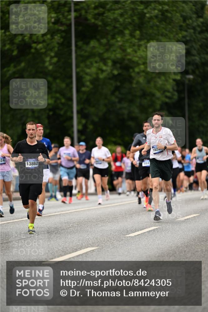 29.06.2025 - hella hamburg halbmarathon Dr. Thomas Lammeyer http://msf.ph/oto/8424305 29.06.2025 10:49:23 Kennedybrücke 1024, 1273, 1685, 1713, 1798, 3238, 3506, 4337, 4388, 6002, 6841, 6888, 6922, 7216, 7541, 8605, 8745, 8907, 9084, 9085, 10223, 10668 meine-sportfotos.de