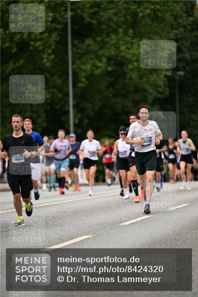 29.06.2025 - hella hamburg halbmarathon Dr. Thomas Lammeyer http://msf.ph/oto/8424320 29.06.2025 10:49:24 Kennedybrücke 1024, 1273, 1685, 1713, 1798, 3238, 3506, 4337, 4388, 6002, 6841, 6888, 6922, 7216, 7541, 8605, 8745, 8907, 9084, 9085, 10223, 10668 meine-sportfotos.de