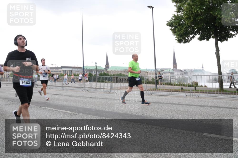 29.06.2025 - hella hamburg halbmarathon Lena Gebhardt http://msf.ph/oto/8424343 29.06.2025 10:53:18 Lombardsbrücke 7483, 10, 12193, 1340, 1709, 1900, 1906, 1984, 2065, 2146, 2291, 2409, 2429, 2701, 2988, 3226, 3787, 4195, 4595, 4626, 4729, 5428, 5562, 5815, 6041, 6044, 6135, 6306, 6521, 7068, 7483, 7537, 7611, 7681, 7737, 7876, 8189, 8212, 8414, 8515, 8906, 9077, 9456, 9545, 9685, 9764, 9785, 10043, 10055, 10175, 10417, 10490, 10568, 10661, 10981, 11520, 11524, 11919, 12127, 12128, 12193, 12219, 12700, 13489, 13916, 13917, 14038, 14765, 14807, 14977, 14979, 16137 meine-sportfotos.de