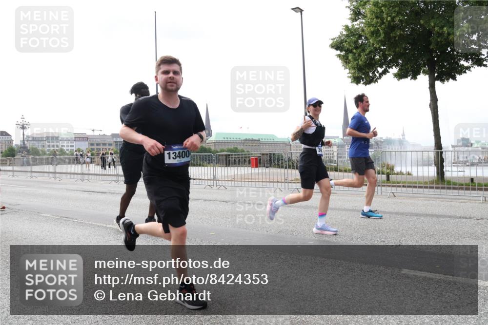 29.06.2025 - hella hamburg halbmarathon Lena Gebhardt http://msf.ph/oto/8424353 29.06.2025 10:28:27 Lombardsbrücke 13400, 3445, 4700, 5369, 5604, 5718, 5847, 5903, 5939, 6102, 6418, 6632, 7667, 7980, 8215, 8327, 8560, 9642, 9653, 9654, 9716, 9855, 10434, 11692, 11739, 12780, 12842, 13045, 13296, 13400, 13568, 13678, 14017, 14155, 15123, 15256, 15608, 16125, 16643, 18256, 18293, 18604, 19180 meine-sportfotos.de