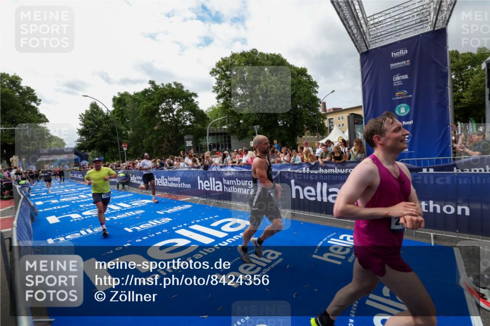 29.06.2025 - hella hamburg halbmarathon Zöllner http://msf.ph/oto/8424356 29.06.2025 10:33:46 Ziel 1396, 2228, 2746, 2836, 4246, 5193, 12595, 14975, 16755, 17191 meine-sportfotos.de