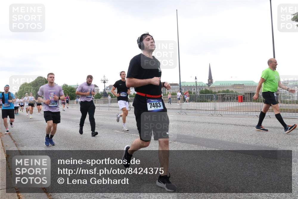 29.06.2025 - hella hamburg halbmarathon Lena Gebhardt http://msf.ph/oto/8424375 29.06.2025 10:53:19 Lombardsbrücke 5428, 13917, 12700, 7483, 1340, 1709, 1900, 1906, 1984, 2065, 2291, 2409, 2429, 2701, 2988, 3226, 3787, 4195, 4595, 4626, 4729, 5428, 5562, 5815, 5857, 6041, 6044, 6135, 6306, 6521, 7068, 7483, 7537, 7611, 7681, 7737, 7876, 8189, 8212, 8414, 8515, 8906, 9077, 9456, 9545, 9685, 9764, 9785, 10043, 10055, 10175, 10417, 10490, 10568, 10661, 11520, 11524, 11919, 12127, 12128, 12193, 12219, 12700, 13489, 13916, 13917, 14038, 14765, 14807, 14977, 14979, 16137 meine-sportfotos.de