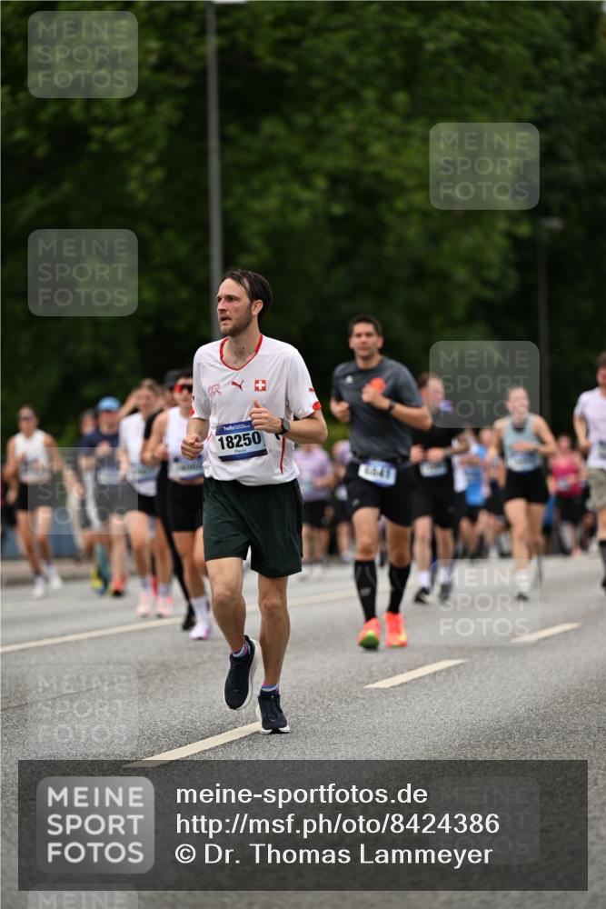 29.06.2025 - hella hamburg halbmarathon Dr. Thomas Lammeyer http://msf.ph/oto/8424386 29.06.2025 10:49:26 Kennedybrücke 1024, 1273, 1685, 1713, 1798, 3238, 3570, 4275, 4337, 4388, 5949, 6002, 6841, 6888, 6922, 7216, 7541, 8605, 8745, 8907, 9084, 9085, 10223, 10668 meine-sportfotos.de