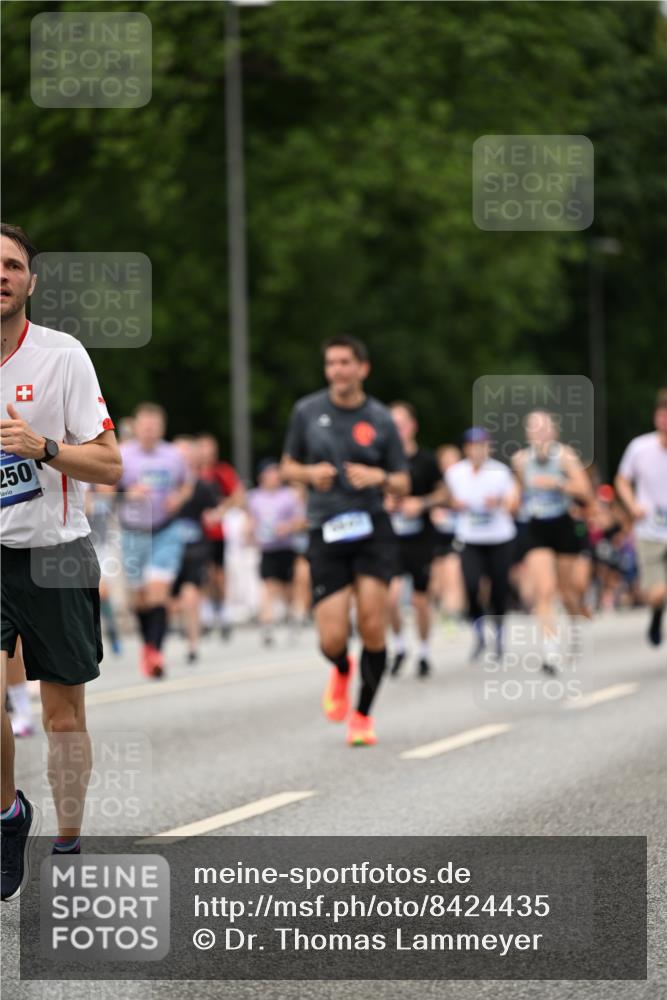 29.06.2025 - hella hamburg halbmarathon Dr. Thomas Lammeyer http://msf.ph/oto/8424435 29.06.2025 10:49:27 Kennedybrücke 1024, 1273, 1685, 1713, 1798, 3238, 3570, 4275, 4337, 4388, 5949, 6002, 6841, 6888, 7216, 7541, 8605, 8745, 8907, 9084, 9085, 10223, 10668 meine-sportfotos.de