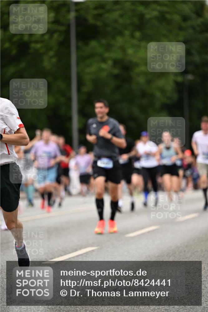 29.06.2025 - hella hamburg halbmarathon Dr. Thomas Lammeyer http://msf.ph/oto/8424441 29.06.2025 10:49:28 Kennedybrücke 1024, 1273, 1685, 1713, 1798, 3238, 3570, 4275, 4337, 4388, 5949, 6002, 6841, 6888, 7216, 7541, 8605, 8745, 8907, 9084, 9085, 10223, 10668 meine-sportfotos.de