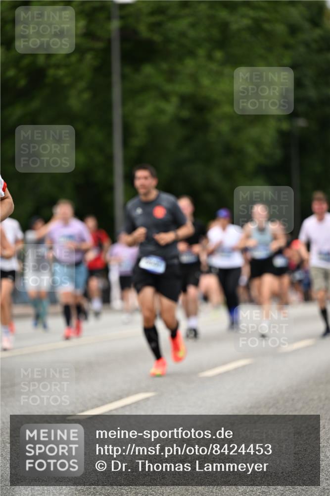 29.06.2025 - hella hamburg halbmarathon Dr. Thomas Lammeyer http://msf.ph/oto/8424453 29.06.2025 10:49:28 Kennedybrücke 1024, 1273, 1685, 1713, 1798, 3238, 3570, 4275, 4337, 4388, 5949, 6002, 6841, 6888, 7216, 7541, 8605, 8745, 8907, 9084, 9085, 10223, 10668 meine-sportfotos.de