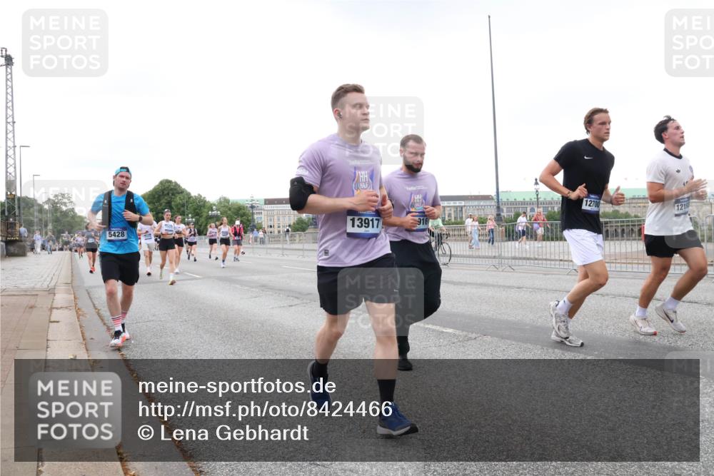 29.06.2025 - hella hamburg halbmarathon Lena Gebhardt http://msf.ph/oto/8424466 29.06.2025 10:53:20 Lombardsbrücke 5428, 13917, 12700, 1219, 1340, 1709, 1900, 1906, 1984, 2065, 2291, 2409, 2429, 2701, 2988, 3226, 3787, 4195, 4595, 4626, 5428, 5562, 5815, 5857, 6041, 6044, 6135, 6306, 6521, 6996, 7068, 7483, 7537, 7611, 7681, 7876, 7890, 8189, 8212, 8414, 8515, 8906, 9077, 9456, 9545, 9685, 9764, 9785, 10043, 10175, 10417, 10490, 10568, 10661, 11520, 11524, 11919, 12127, 12128, 12193, 12219, 12700, 13489, 13916, 13917, 14038, 14765, 14807, 14977, 14979, 16137 meine-sportfotos.de