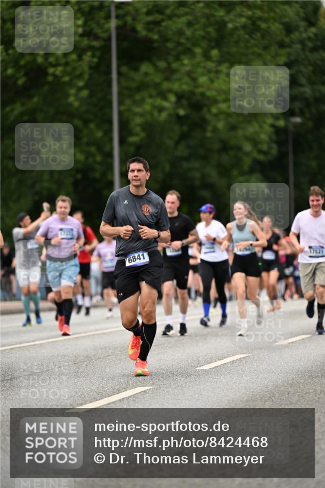 29.06.2025 - hella hamburg halbmarathon Dr. Thomas Lammeyer http://msf.ph/oto/8424468 29.06.2025 10:49:28 Kennedybrücke 1024, 1273, 1685, 1713, 1798, 3238, 3570, 4275, 4337, 4388, 5949, 6002, 6841, 6888, 7216, 7541, 8605, 8745, 8907, 9084, 9085, 10223, 10668 meine-sportfotos.de