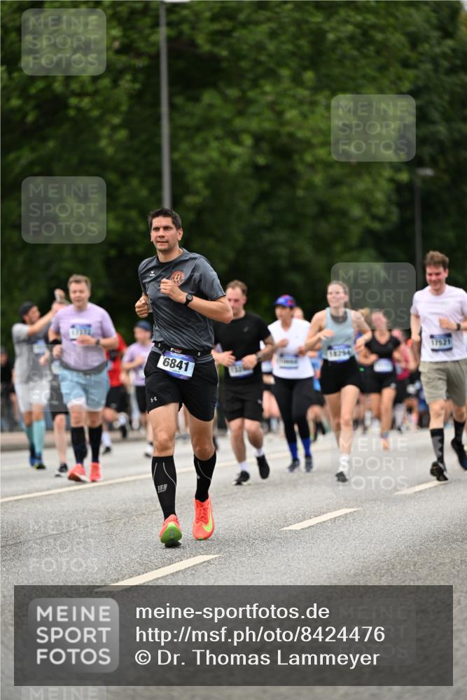 29.06.2025 - hella hamburg halbmarathon Dr. Thomas Lammeyer http://msf.ph/oto/8424476 29.06.2025 10:49:29 Kennedybrücke 1024, 1273, 1685, 1713, 1798, 3238, 3570, 4275, 4337, 4388, 5099, 5949, 6002, 6841, 6888, 7216, 7541, 8605, 8745, 8907, 9084, 9085, 10223, 10668 meine-sportfotos.de
