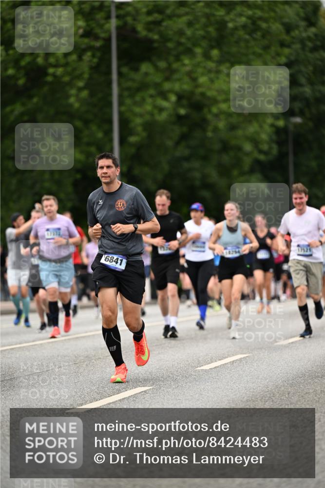 29.06.2025 - hella hamburg halbmarathon Dr. Thomas Lammeyer http://msf.ph/oto/8424483 29.06.2025 10:49:29 Kennedybrücke 1024, 1273, 1685, 1713, 1798, 3238, 3570, 4275, 4337, 4388, 5099, 5949, 6002, 6841, 6888, 7216, 7541, 8605, 8745, 8907, 9084, 9085, 10223, 10668 meine-sportfotos.de