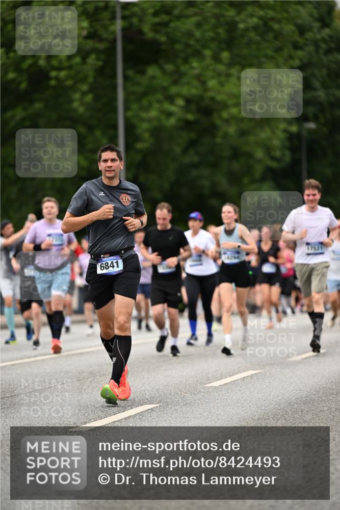 29.06.2025 - hella hamburg halbmarathon Dr. Thomas Lammeyer http://msf.ph/oto/8424493 29.06.2025 10:49:29 Kennedybrücke 1024, 1273, 1685, 1713, 1798, 3238, 3570, 4275, 4337, 4388, 5099, 5949, 6002, 6841, 6888, 7216, 7541, 8605, 8745, 8907, 9084, 9085, 10223, 10668 meine-sportfotos.de