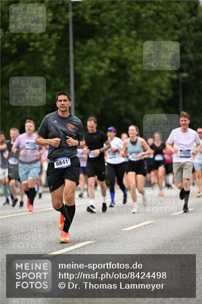 29.06.2025 - hella hamburg halbmarathon Dr. Thomas Lammeyer http://msf.ph/oto/8424498 29.06.2025 10:49:29 Kennedybrücke 1024, 1273, 1685, 1713, 1798, 3238, 3570, 4275, 4337, 4388, 5099, 5949, 6002, 6841, 6888, 7216, 7541, 8605, 8745, 8907, 9084, 9085, 10223, 10668 meine-sportfotos.de