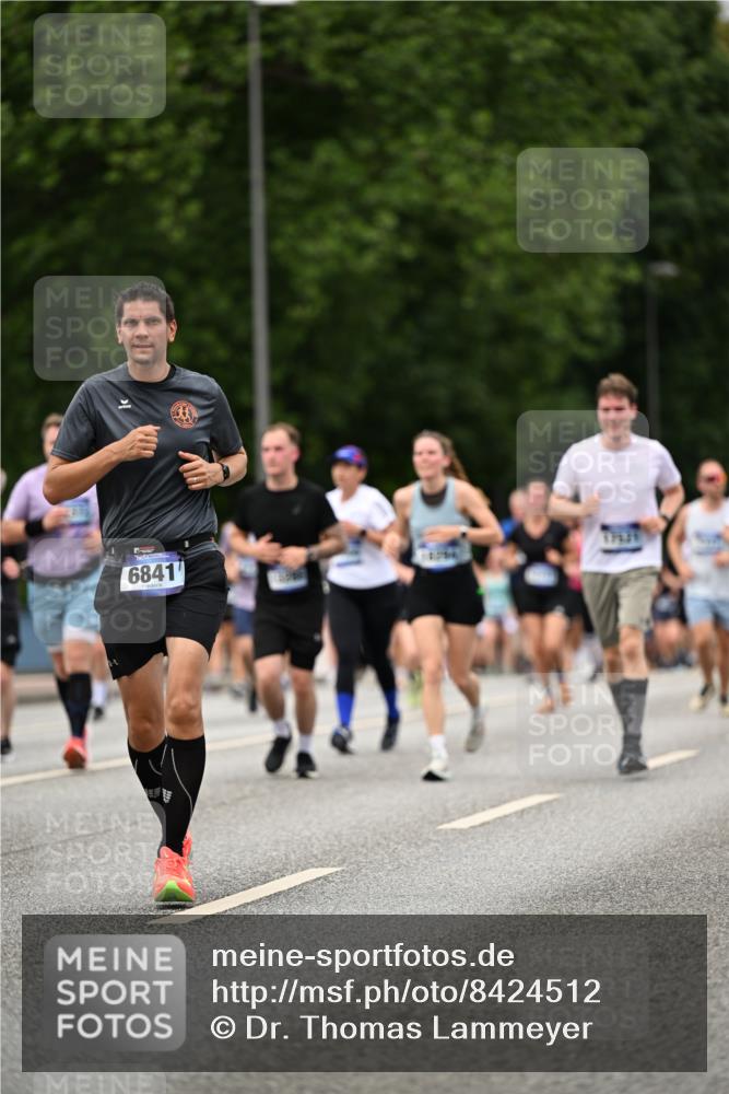 29.06.2025 - hella hamburg halbmarathon Dr. Thomas Lammeyer http://msf.ph/oto/8424512 29.06.2025 10:49:30 Kennedybrücke 1024, 1273, 1685, 1774, 1798, 3238, 3570, 4275, 4337, 4388, 5099, 5949, 6002, 6841, 6888, 7216, 7541, 8605, 8745, 8907, 9084, 9085, 10223, 10668 meine-sportfotos.de