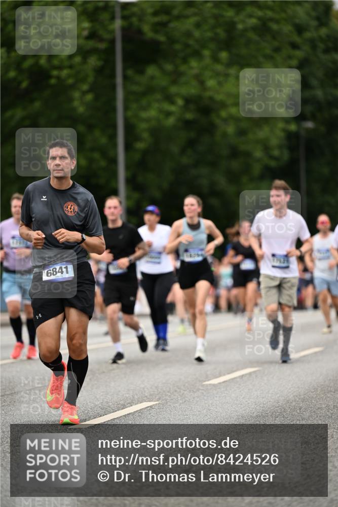 29.06.2025 - hella hamburg halbmarathon Dr. Thomas Lammeyer http://msf.ph/oto/8424526 29.06.2025 10:49:30 Kennedybrücke 1024, 1273, 1685, 1774, 1798, 3238, 3570, 4275, 4337, 4388, 5099, 5949, 6002, 6841, 6888, 7216, 7541, 8605, 8745, 8907, 9084, 9085, 10223, 10668 meine-sportfotos.de