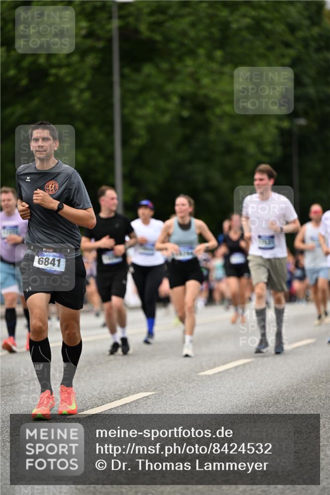 29.06.2025 - hella hamburg halbmarathon Dr. Thomas Lammeyer http://msf.ph/oto/8424532 29.06.2025 10:49:30 Kennedybrücke 1024, 1273, 1685, 1774, 1798, 3238, 3570, 4275, 4337, 4388, 5099, 5949, 6002, 6841, 6888, 7216, 7541, 8605, 8745, 8907, 9084, 9085, 10223, 10668 meine-sportfotos.de