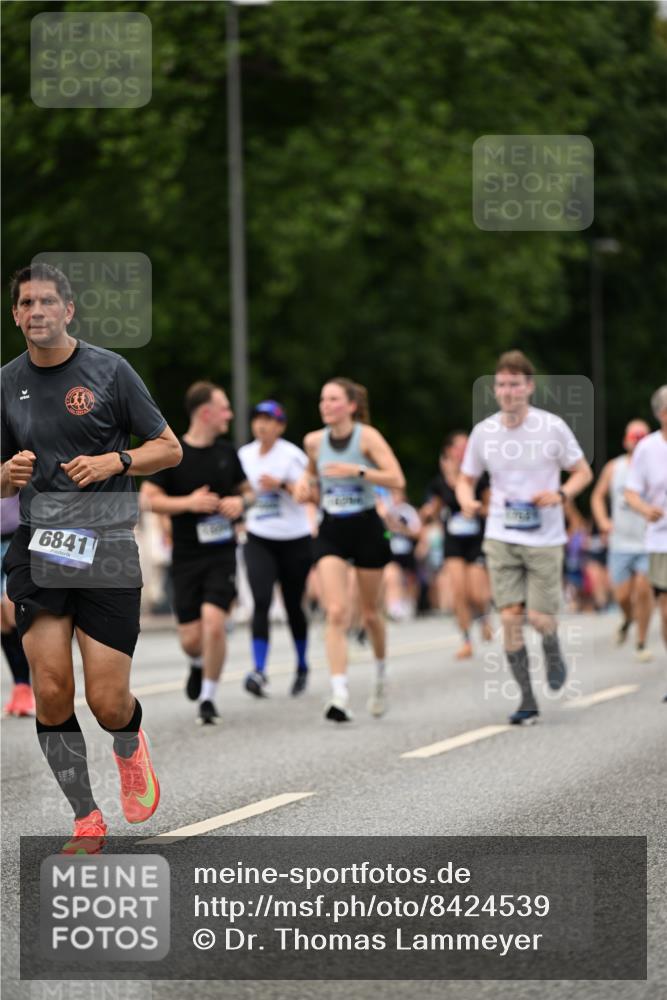 29.06.2025 - hella hamburg halbmarathon Dr. Thomas Lammeyer http://msf.ph/oto/8424539 29.06.2025 10:49:30 Kennedybrücke 1024, 1273, 1685, 1774, 1798, 3238, 3570, 4275, 4337, 4388, 5099, 5949, 6002, 6841, 6888, 7216, 7541, 8605, 8745, 8907, 9084, 9085, 10223, 10668 meine-sportfotos.de