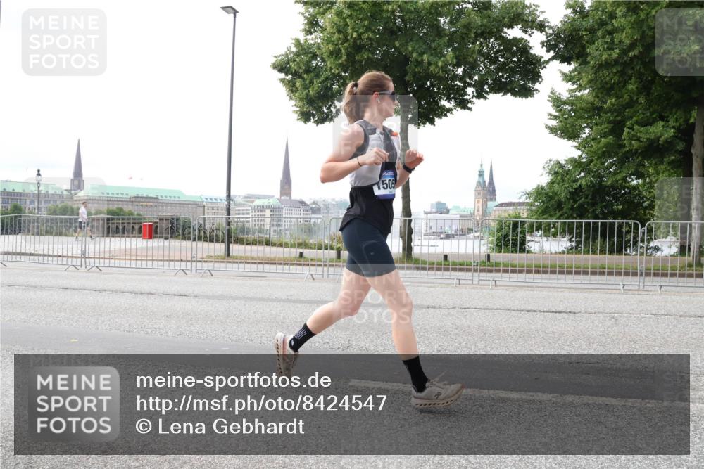 29.06.2025 - hella hamburg halbmarathon Lena Gebhardt http://msf.ph/oto/8424547 29.06.2025 10:28:29 Lombardsbrücke 505, 3445, 4700, 5250, 5369, 5604, 5718, 5903, 5939, 6102, 6418, 6632, 7667, 7980, 8215, 8327, 8560, 9642, 9653, 9654, 9716, 9855, 10068, 10434, 12780, 12842, 13045, 13296, 13400, 13568, 13678, 14017, 14155, 15123, 15256, 15608, 16125, 16643, 18256, 18293, 18604, 19180 meine-sportfotos.de