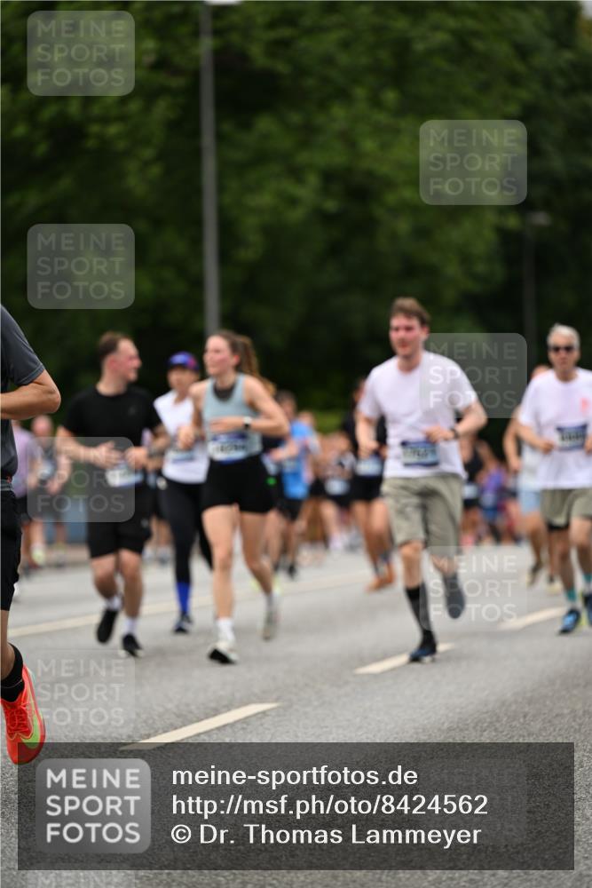 29.06.2025 - hella hamburg halbmarathon Dr. Thomas Lammeyer http://msf.ph/oto/8424562 29.06.2025 10:49:31 Kennedybrücke 1024, 1273, 1685, 1774, 1798, 2779, 3238, 3570, 4275, 4337, 4388, 5099, 5949, 6002, 6841, 6888, 7216, 7859, 8605, 8745, 8907, 9084, 9085, 10668 meine-sportfotos.de