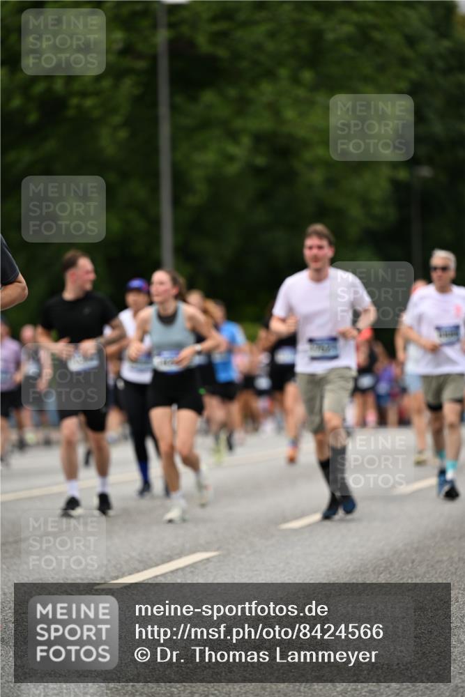 29.06.2025 - hella hamburg halbmarathon Dr. Thomas Lammeyer http://msf.ph/oto/8424566 29.06.2025 10:49:31 Kennedybrücke 1024, 1273, 1685, 1774, 1798, 2779, 3238, 3570, 4275, 4337, 4388, 5099, 5949, 6002, 6841, 6888, 7216, 7859, 8605, 8745, 8907, 9084, 9085, 10668 meine-sportfotos.de