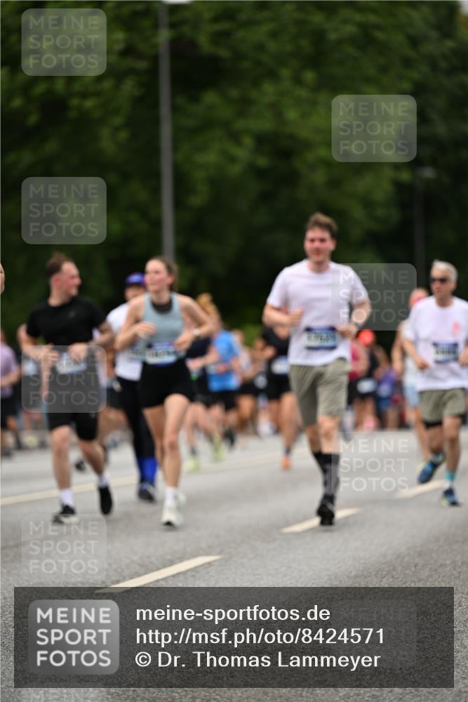 29.06.2025 - hella hamburg halbmarathon Dr. Thomas Lammeyer http://msf.ph/oto/8424571 29.06.2025 10:49:31 Kennedybrücke 1024, 1273, 1685, 1774, 1798, 2779, 3238, 3570, 4275, 4337, 4388, 5099, 5949, 6002, 6841, 6888, 7216, 7859, 8605, 8745, 8907, 9084, 9085, 10668 meine-sportfotos.de