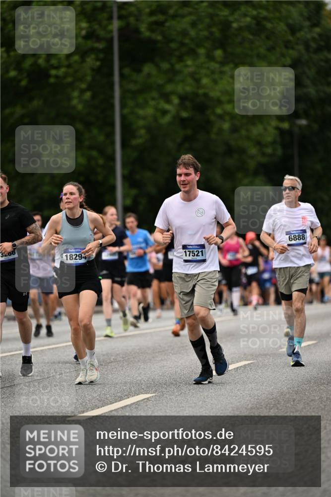 29.06.2025 - hella hamburg halbmarathon Dr. Thomas Lammeyer http://msf.ph/oto/8424595 29.06.2025 10:49:32 Kennedybrücke 1024, 1685, 1774, 1798, 2779, 3238, 3570, 4275, 4337, 4388, 5099, 5949, 6002, 6841, 6888, 7216, 7859, 8605, 8745, 8907, 9084, 9085, 10668 meine-sportfotos.de