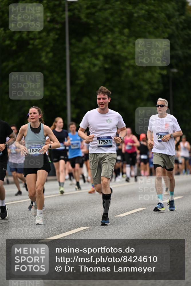 29.06.2025 - hella hamburg halbmarathon Dr. Thomas Lammeyer http://msf.ph/oto/8424610 29.06.2025 10:49:32 Kennedybrücke 1024, 1685, 1774, 1798, 2779, 3238, 3570, 4275, 4337, 4388, 5099, 5949, 6002, 6841, 6888, 7216, 7859, 8605, 8745, 8907, 9084, 9085, 10668 meine-sportfotos.de