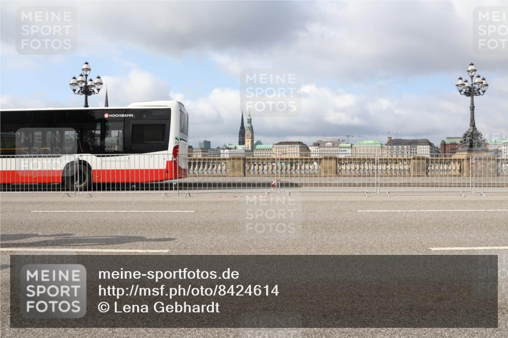 29.06.2025 - hella hamburg halbmarathon Lena Gebhardt http://msf.ph/oto/8424614 29.06.2025 08:58:44 Lombardsbrücke  meine-sportfotos.de