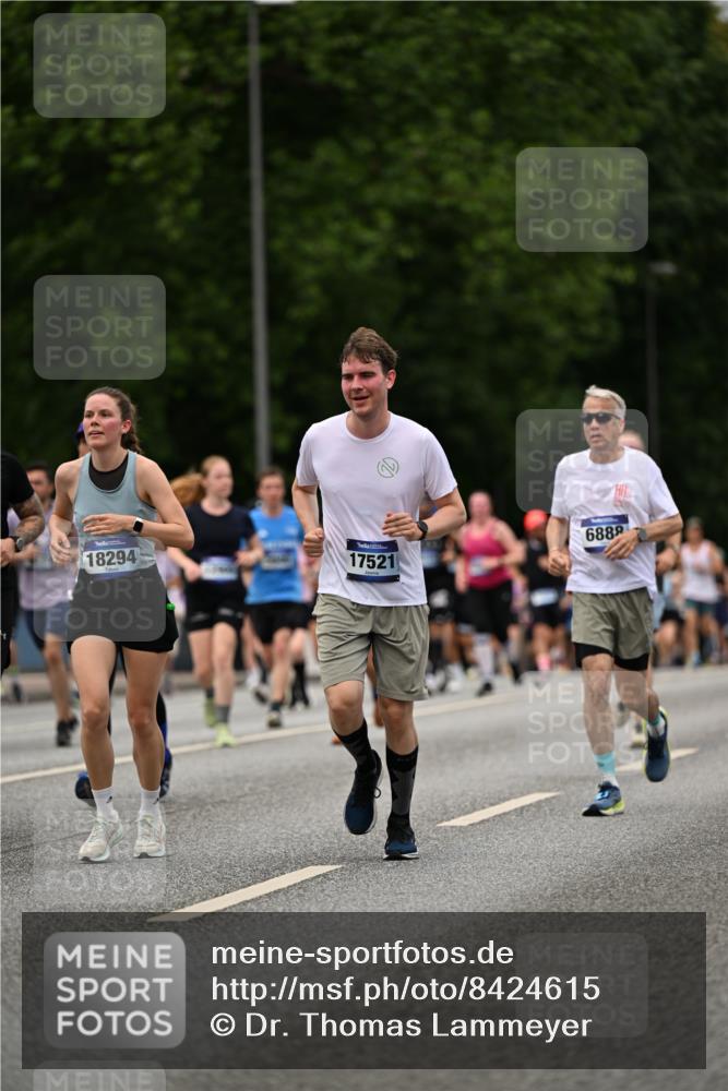 29.06.2025 - hella hamburg halbmarathon Dr. Thomas Lammeyer http://msf.ph/oto/8424615 29.06.2025 10:49:33 Kennedybrücke 1024, 1774, 1798, 2550, 2779, 3570, 4275, 4337, 4388, 5099, 5949, 6002, 6841, 6888, 7216, 7859, 8605, 8745, 8907, 9084, 9085, 10668, 10727 meine-sportfotos.de