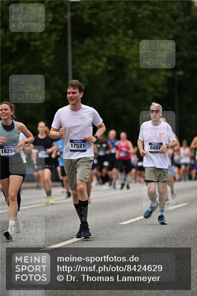 29.06.2025 - hella hamburg halbmarathon Dr. Thomas Lammeyer http://msf.ph/oto/8424629 29.06.2025 10:49:33 Kennedybrücke 1024, 1774, 1798, 2550, 2779, 3570, 4275, 4337, 4388, 5099, 5949, 6002, 6841, 6888, 7216, 7859, 8605, 8745, 8907, 9084, 9085, 10668, 10727 meine-sportfotos.de