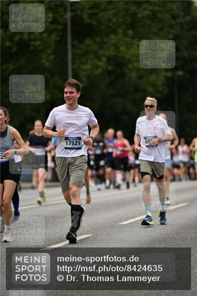 29.06.2025 - hella hamburg halbmarathon Dr. Thomas Lammeyer http://msf.ph/oto/8424635 29.06.2025 10:49:33 Kennedybrücke 1024, 1774, 1798, 2550, 2779, 3570, 4275, 4337, 4388, 5099, 5949, 6002, 6841, 6888, 7216, 7859, 8605, 8745, 8907, 9084, 9085, 10668, 10727 meine-sportfotos.de