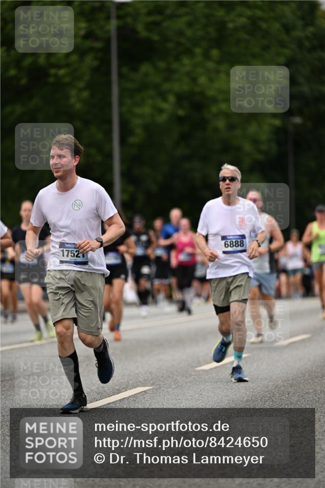 29.06.2025 - hella hamburg halbmarathon Dr. Thomas Lammeyer http://msf.ph/oto/8424650 29.06.2025 10:49:34 Kennedybrücke 1024, 1774, 1798, 2550, 2779, 3570, 4275, 4337, 4388, 5099, 5949, 6841, 6888, 7216, 7859, 8605, 8745, 8907, 9084, 9085, 10668, 10727 meine-sportfotos.de