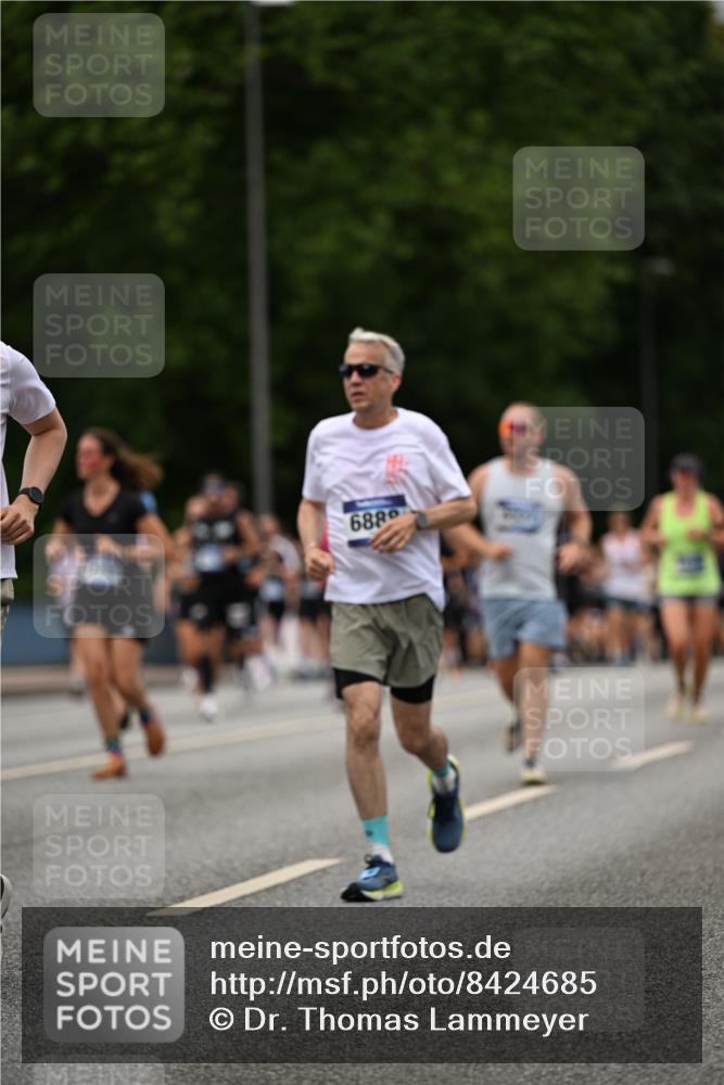 29.06.2025 - hella hamburg halbmarathon Dr. Thomas Lammeyer http://msf.ph/oto/8424685 29.06.2025 10:49:35 Kennedybrücke 1024, 1774, 1798, 2550, 2779, 3570, 4275, 4337, 4388, 5099, 5949, 6841, 6888, 7216, 7859, 8605, 8745, 8907, 9084, 9085, 10668, 10727 meine-sportfotos.de