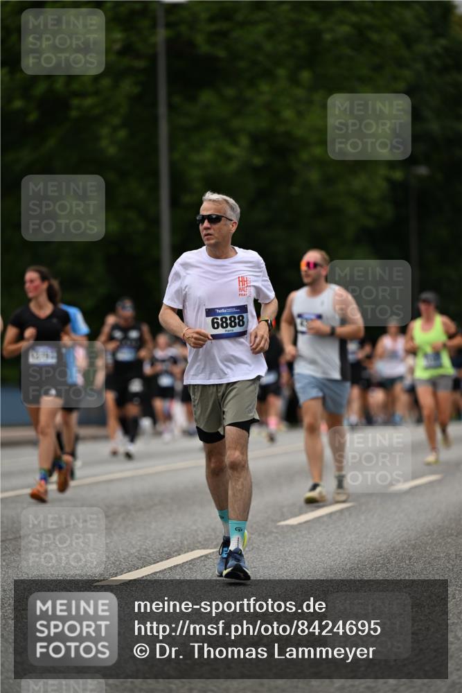 29.06.2025 - hella hamburg halbmarathon Dr. Thomas Lammeyer http://msf.ph/oto/8424695 29.06.2025 10:49:35 Kennedybrücke 1024, 1774, 1798, 2550, 2779, 3570, 4275, 4337, 4388, 5099, 5949, 6841, 6888, 7216, 7859, 8605, 8745, 8907, 9084, 9085, 10668, 10727 meine-sportfotos.de
