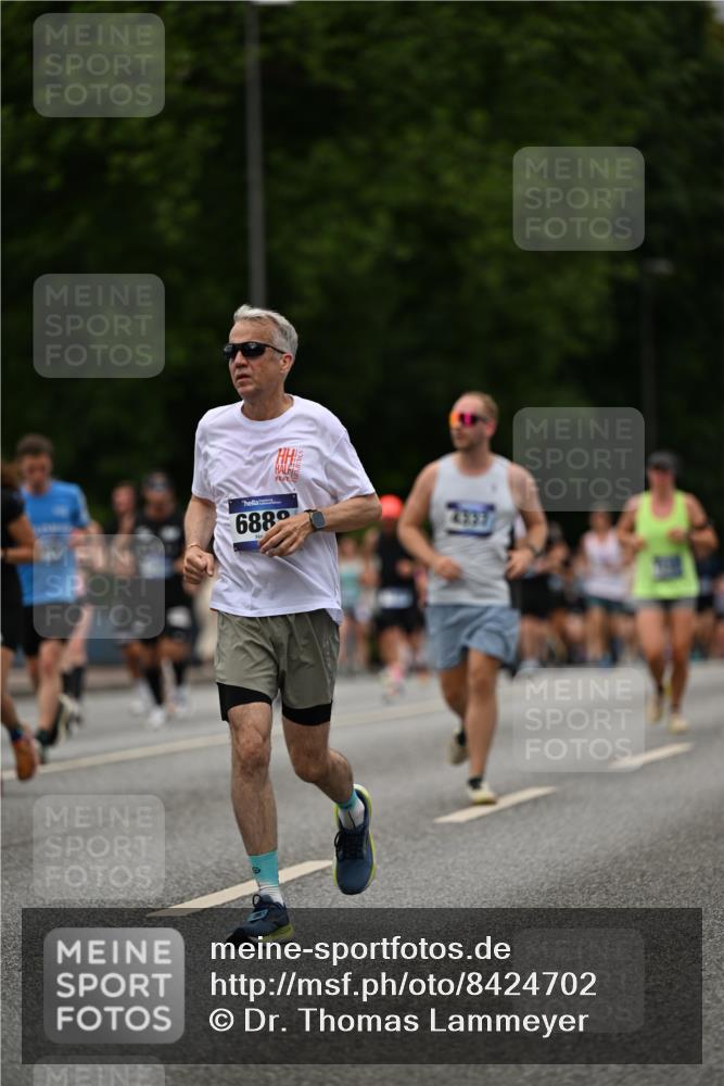 29.06.2025 - hella hamburg halbmarathon Dr. Thomas Lammeyer http://msf.ph/oto/8424702 29.06.2025 10:49:36 Kennedybrücke 1024, 1774, 1798, 2550, 2779, 3570, 4275, 4337, 4388, 5099, 5949, 6841, 6888, 7216, 7859, 7912, 8745, 8907, 9084, 9085, 10668, 10727 meine-sportfotos.de