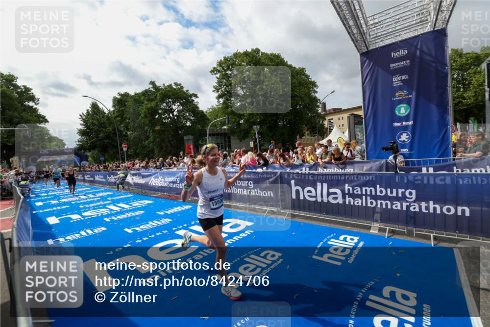 29.06.2025 - hella hamburg halbmarathon Zöllner http://msf.ph/oto/8424706 29.06.2025 10:34:02 Ziel 9345, 9519, 11227, 13493, 13494, 14448, 15268, 15500, 17877 meine-sportfotos.de